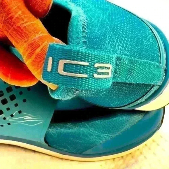 Like New, Never worn. Shimano IC3 biking shoes in sz 42. BOA tightening system. - Picture 2 of 15